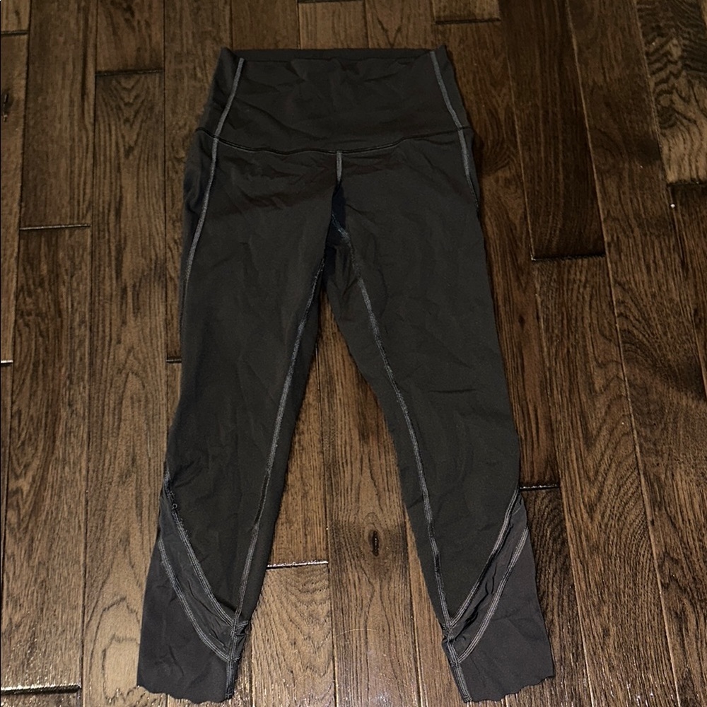 Women’s Lululemon Align capri with scalloped hem size 4 in dark gray